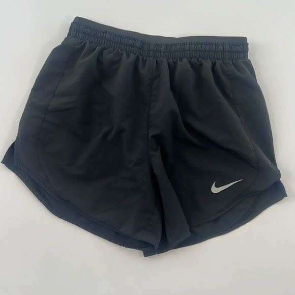 Nike Pants - Women’s Nike dry fit running shorts extra small